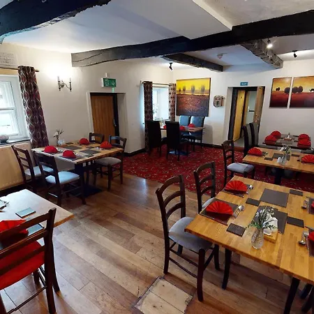 イン Black Swan 3*